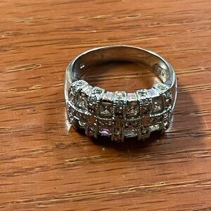 Elegant Silver Ring with Crystal Accents